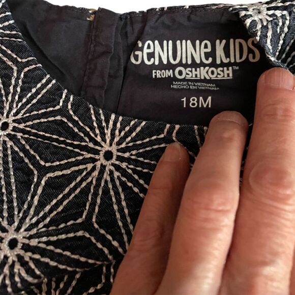 Genuine Kids From OshKosh Embroidered Skirt & Top Set Size 18 Months - Picture 3 of 5